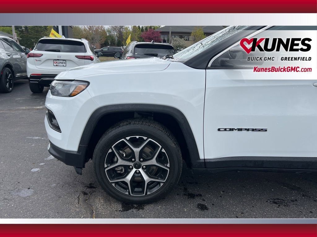 Used 2025 Jeep Compass Limited AWD/4WD image 14