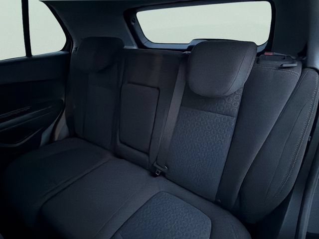 Used 2020 Chevrolet Trax LS w/ Tint and Cruise Package AWD/4WD image 18