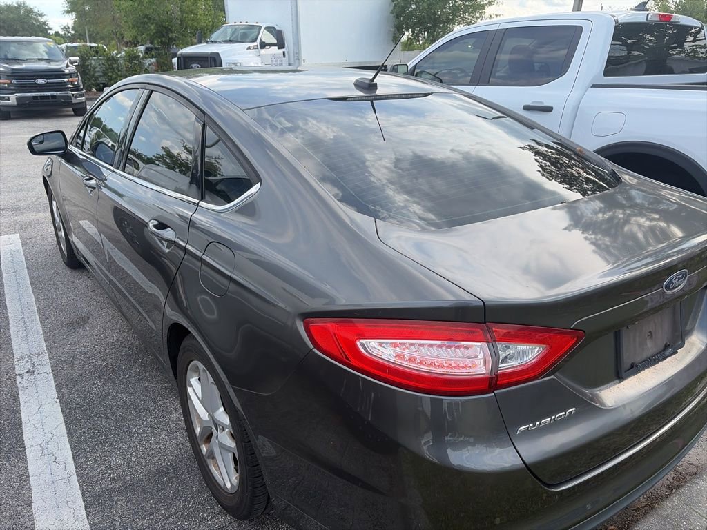 Used 2016 Ford Fusion SE FWD image 8