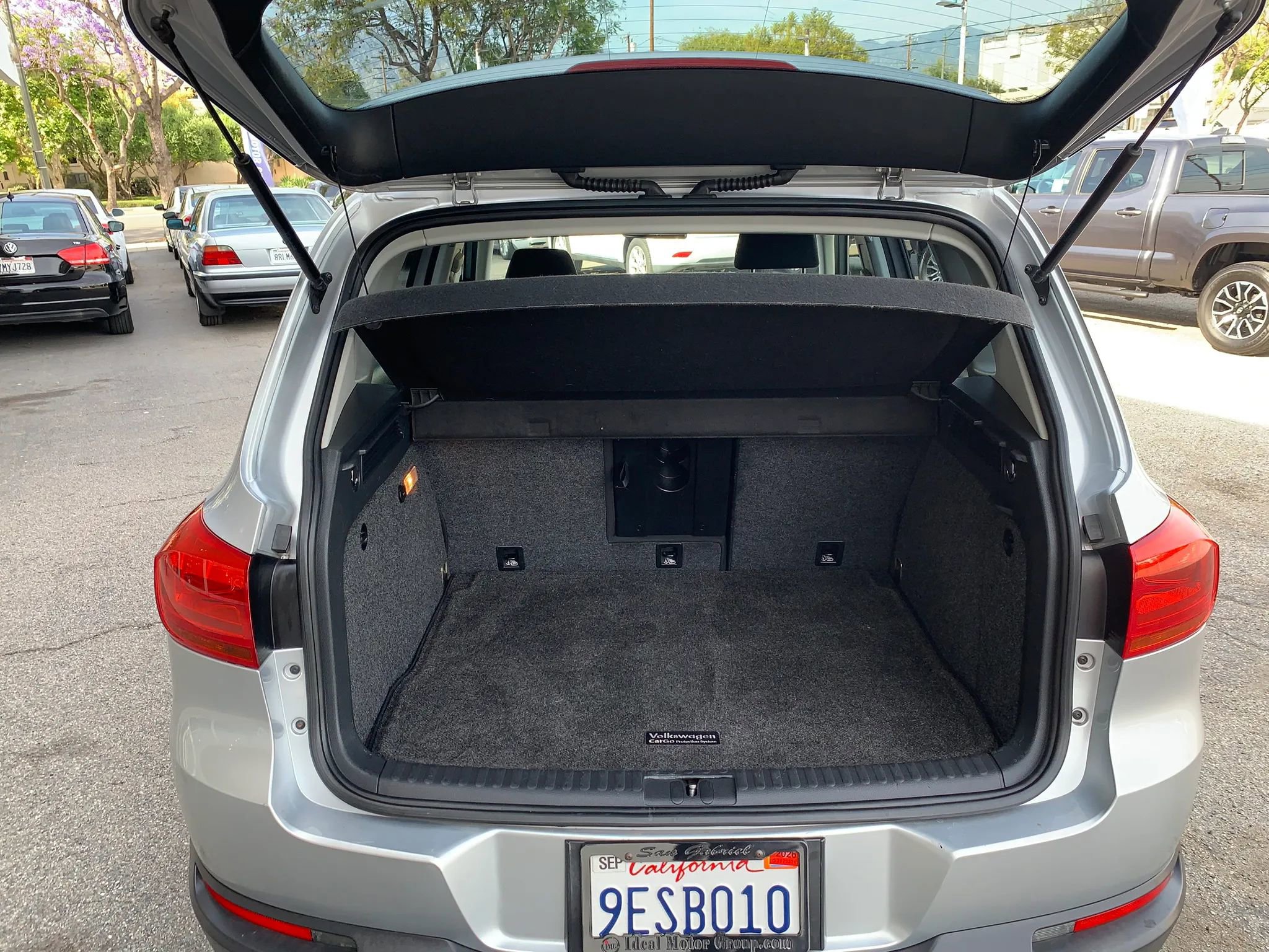 Used 2015 Volkswagen Tiguan S image 24