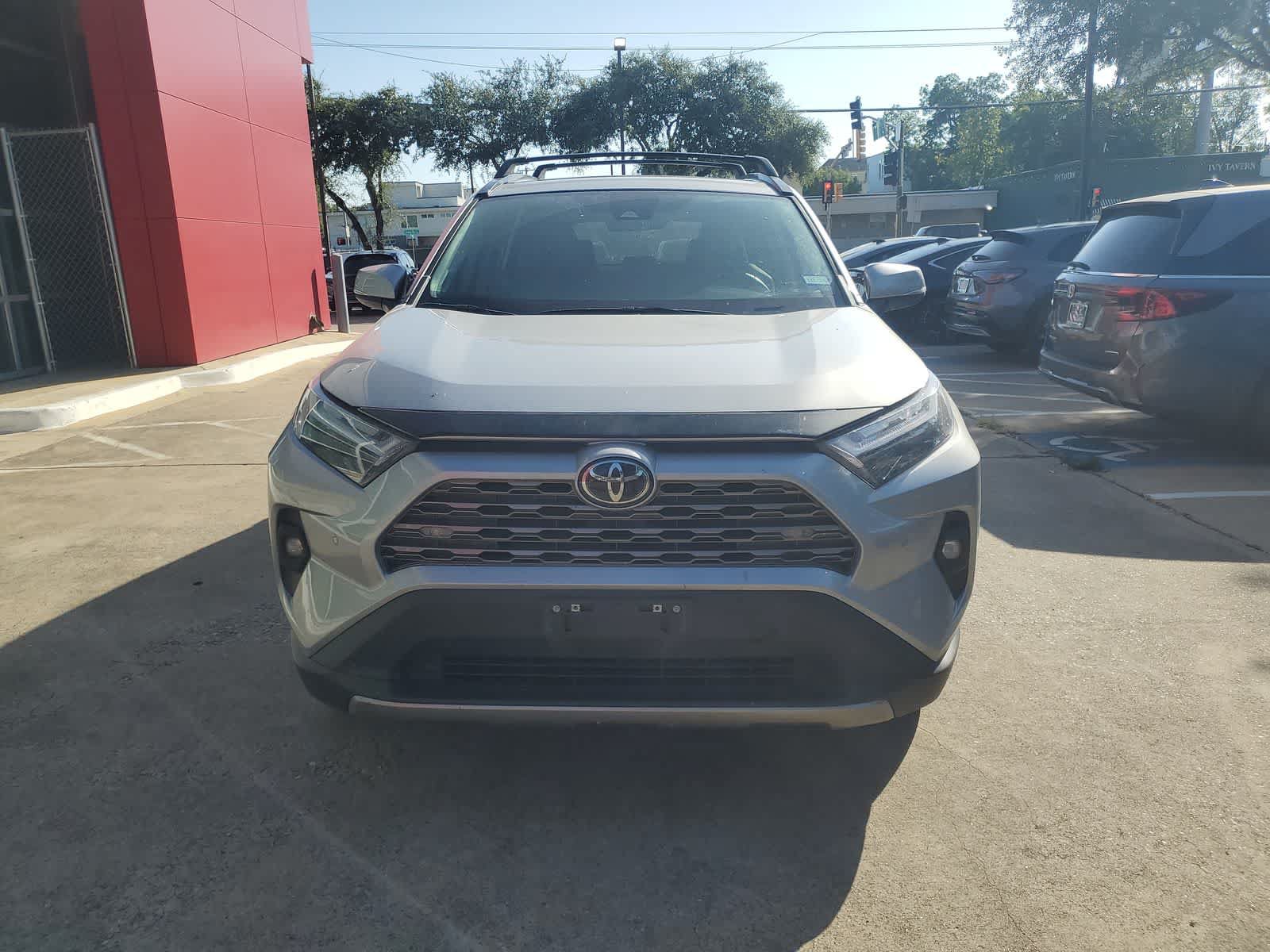 Used 2022 Toyota RAV4 Limited FWD image 8
