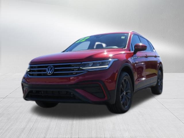 Used 2022 Volkswagen Tiguan SE w/ Panoramic Sunroof Package image 7