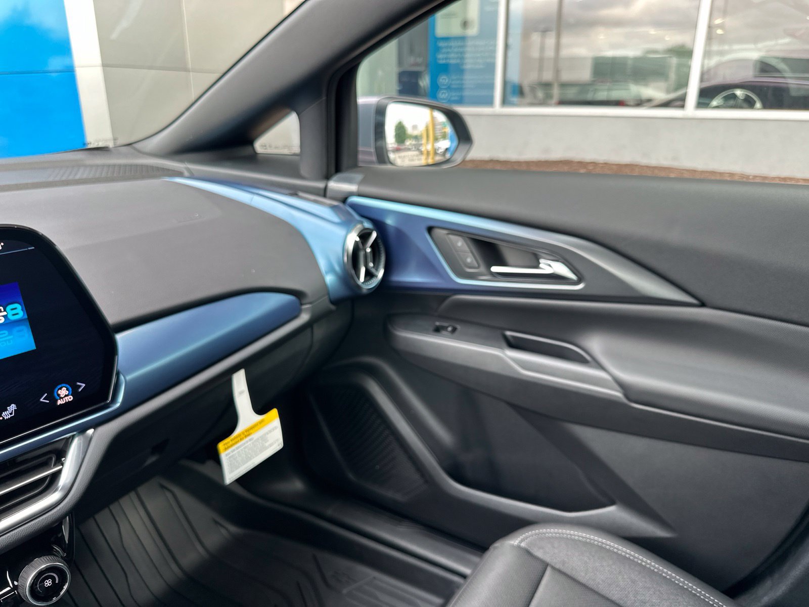 New 2026 Chevrolet Equinox EV LT FWD image 38