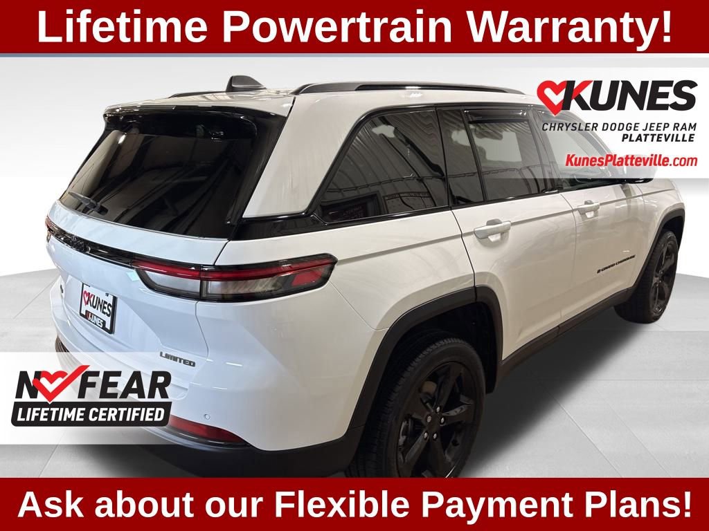 Used 2025 Jeep Grand Cherokee Limited w/ Black Appearance Package image 11