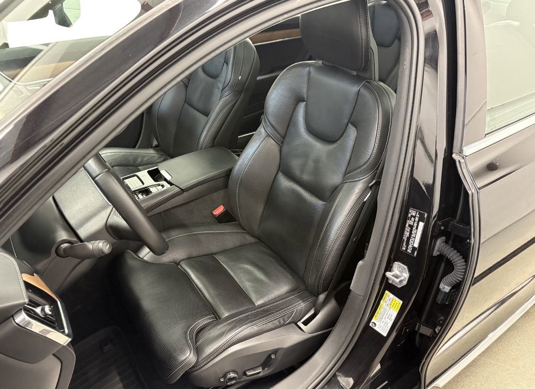 Used 2018 Volvo S90 T8 Inscription w/ Convenience Package AWD/4WD image 11