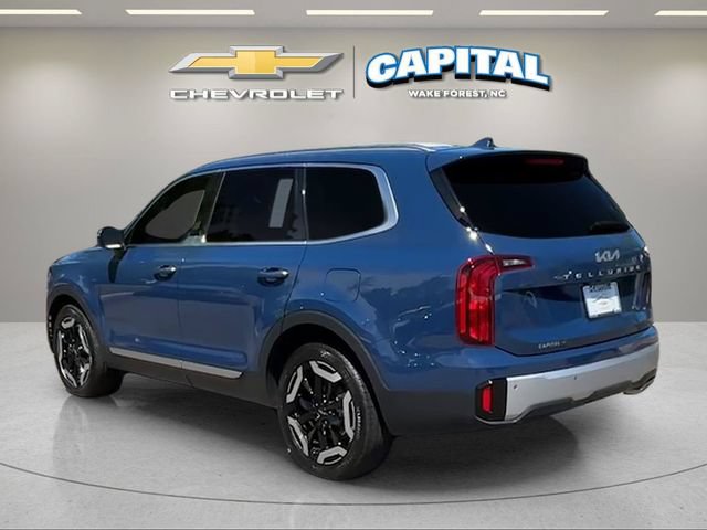 Used 2024 Kia Telluride S FWD image 3