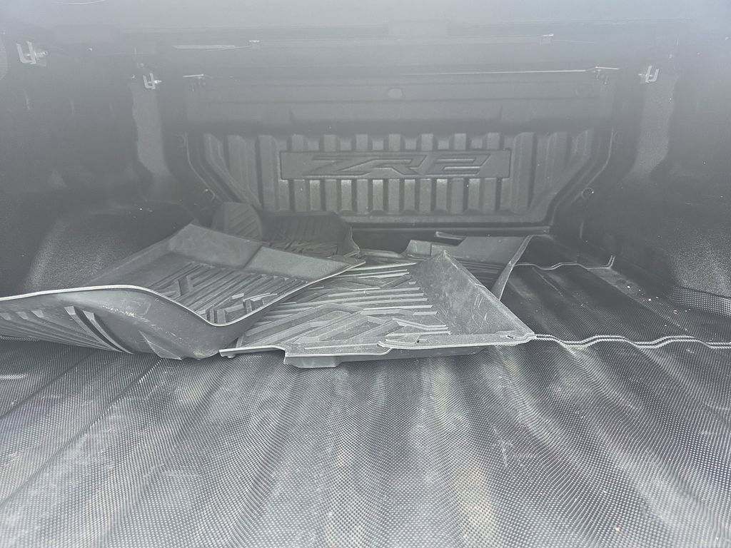 Used 2024 Chevrolet Colorado ZR2 w/ Technology Package AWD/4WD image 13