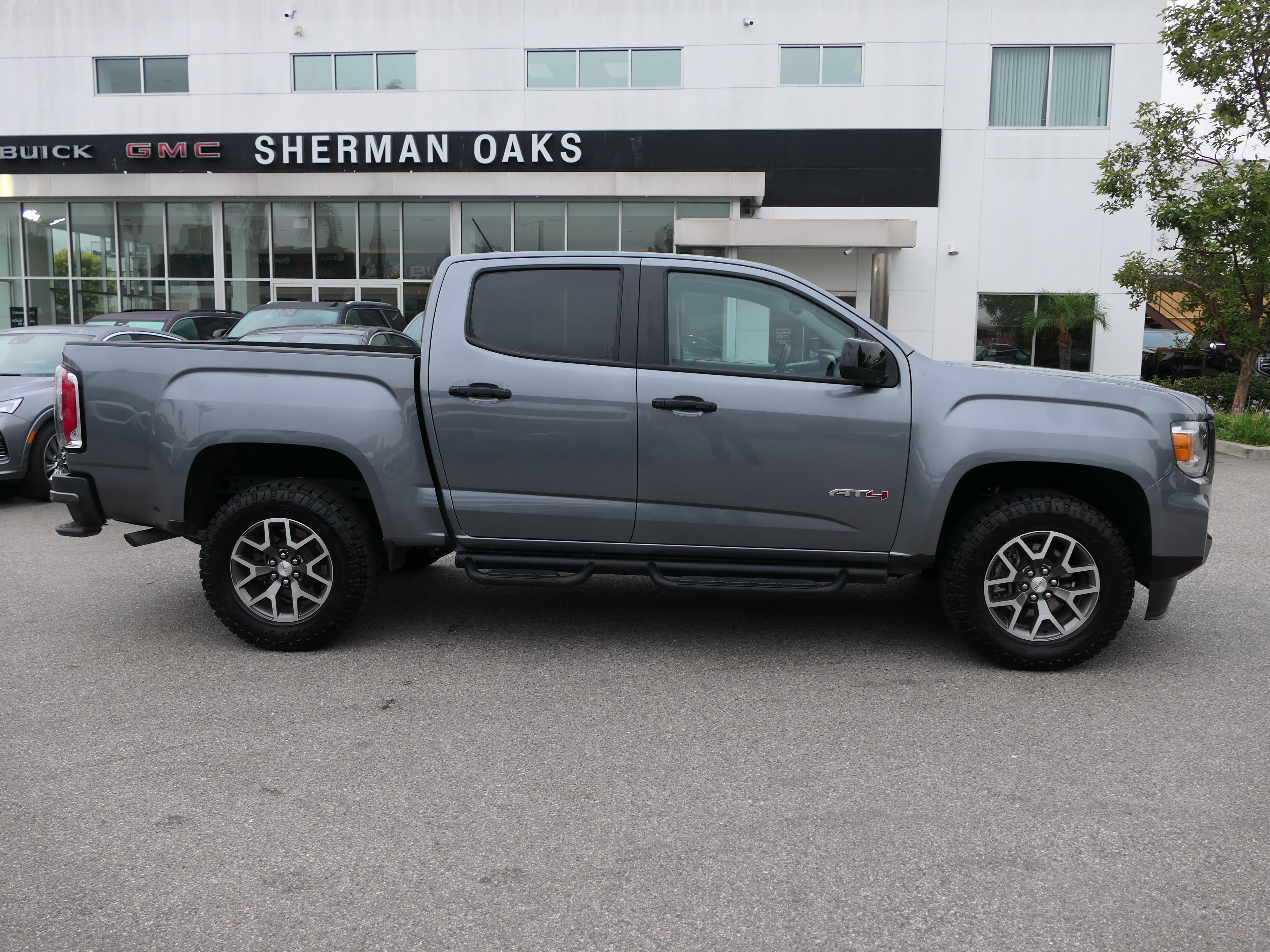 Used 2022 GMC Canyon AT4 image 7
