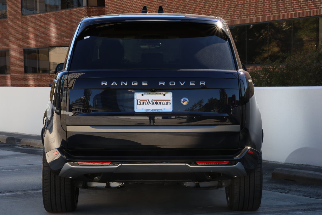 New 2027 Land Rover Range Rover Long Wheelbase SE AWD/4WD image 3