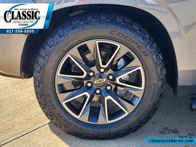 Used 2022 Chevrolet Suburban Z71 w/ Z71 Off-Road Package image 11