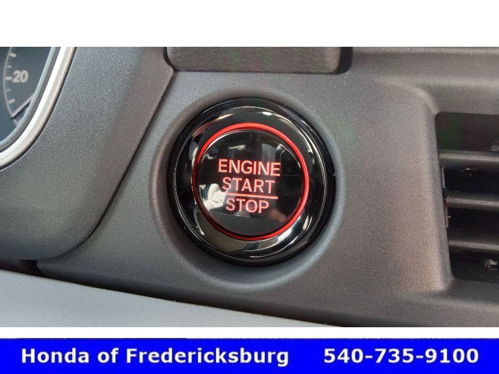 Certified 2025 Honda Pilot Touring image 16