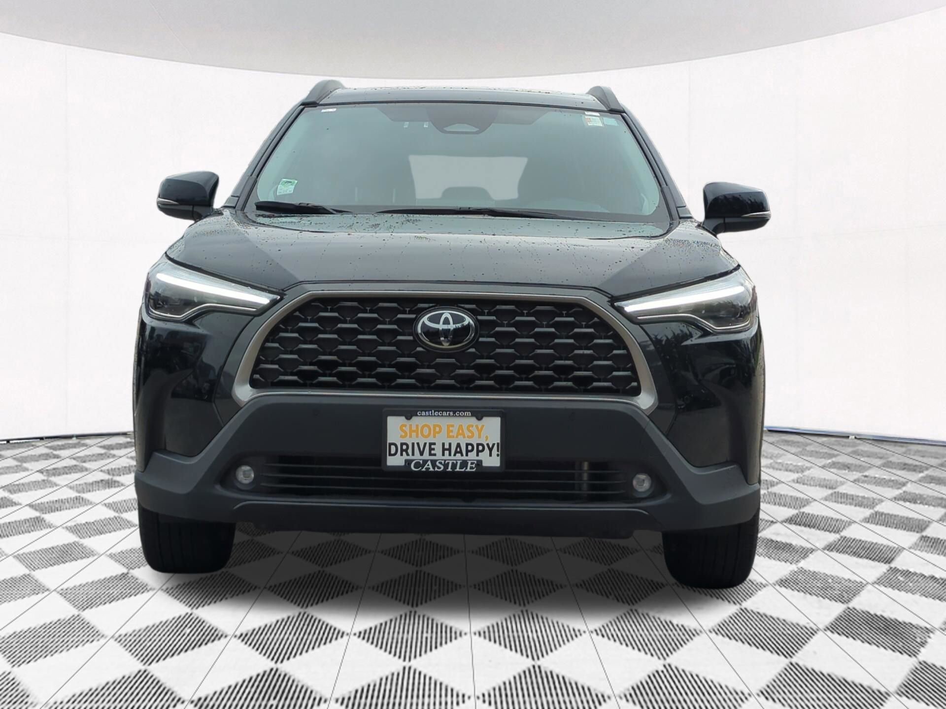 Used 2023 Toyota Corolla Cross XLE w/ Convenience Package image 8