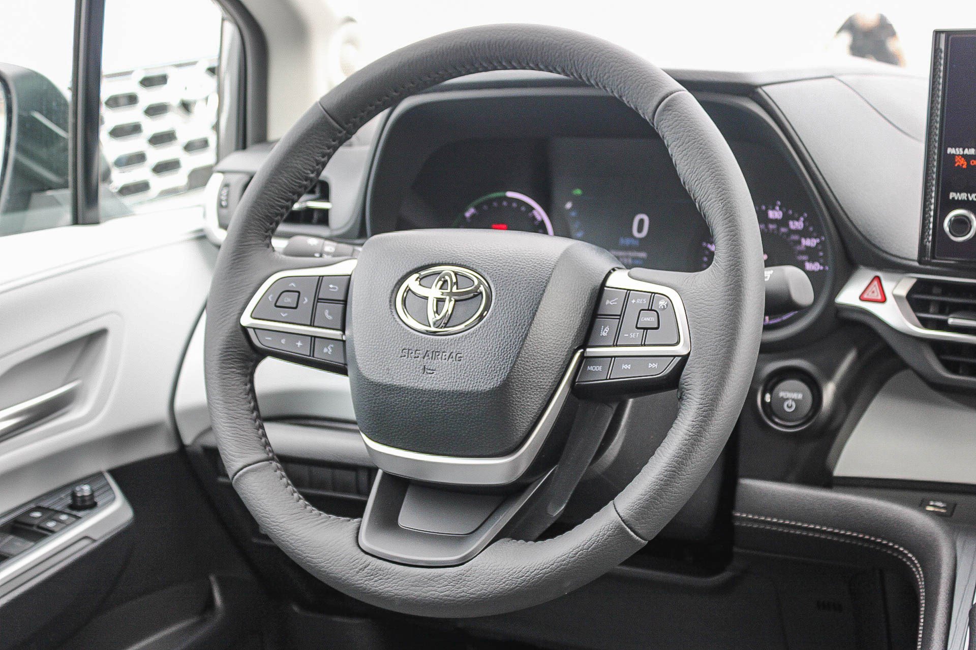 New 2026 Toyota Sienna XLE FWD image 18