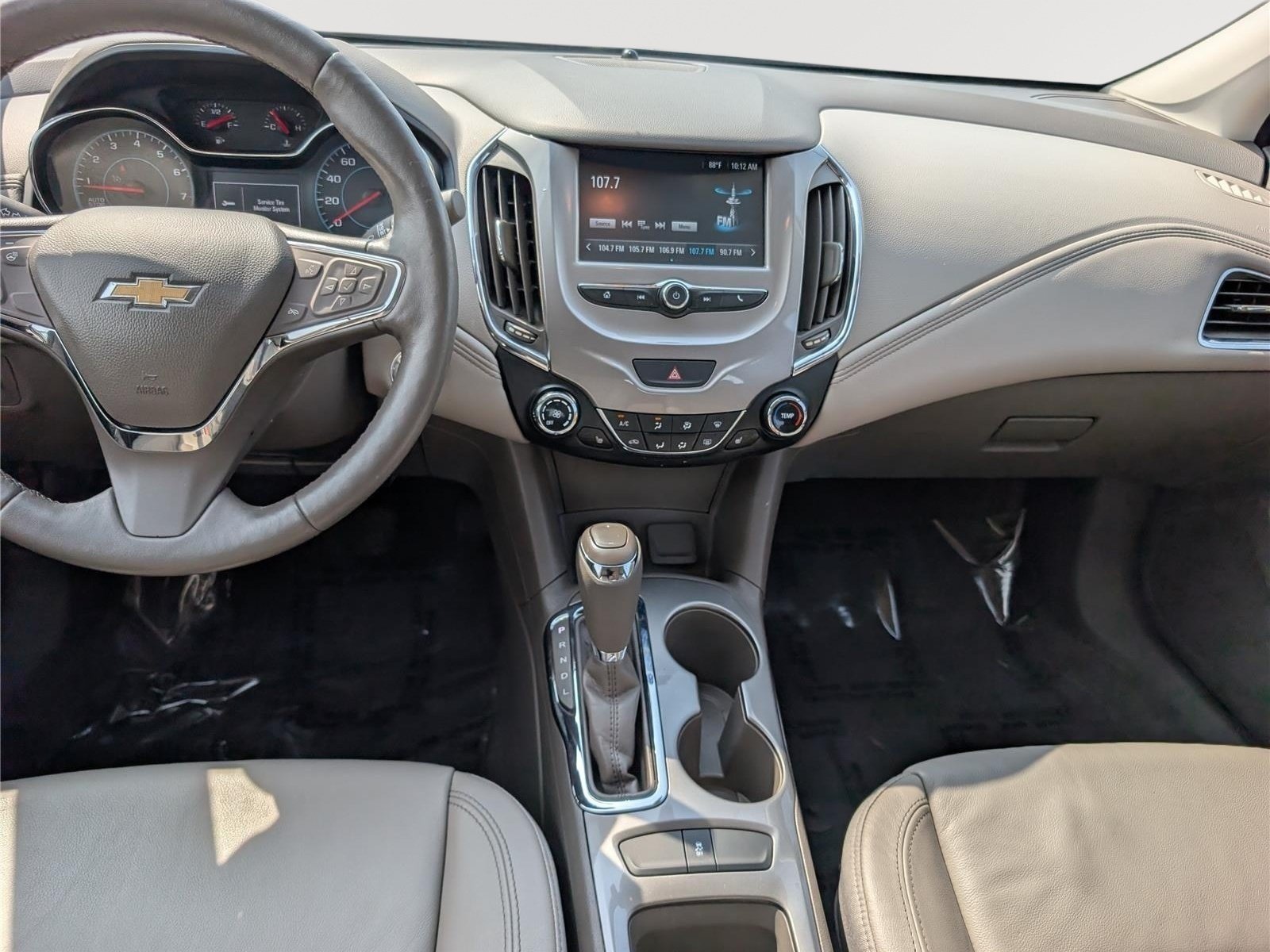 Used 2017 Chevrolet Cruze Premier FWD image 18