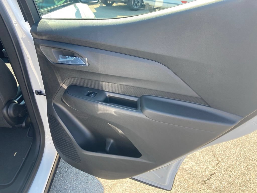 Used 2027 Chevrolet Bolt LT w/ Comfort Package FWD image 19
