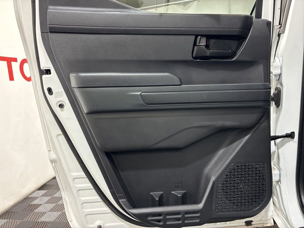 Used 2024 Toyota Tacoma SR5 AWD/4WD image 18