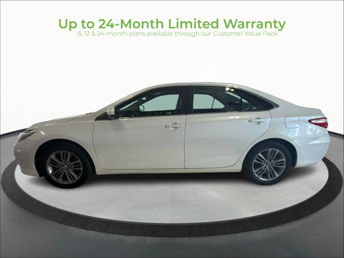 Used 2017 Toyota Camry SE w/ Moonroof Package FWD image 4