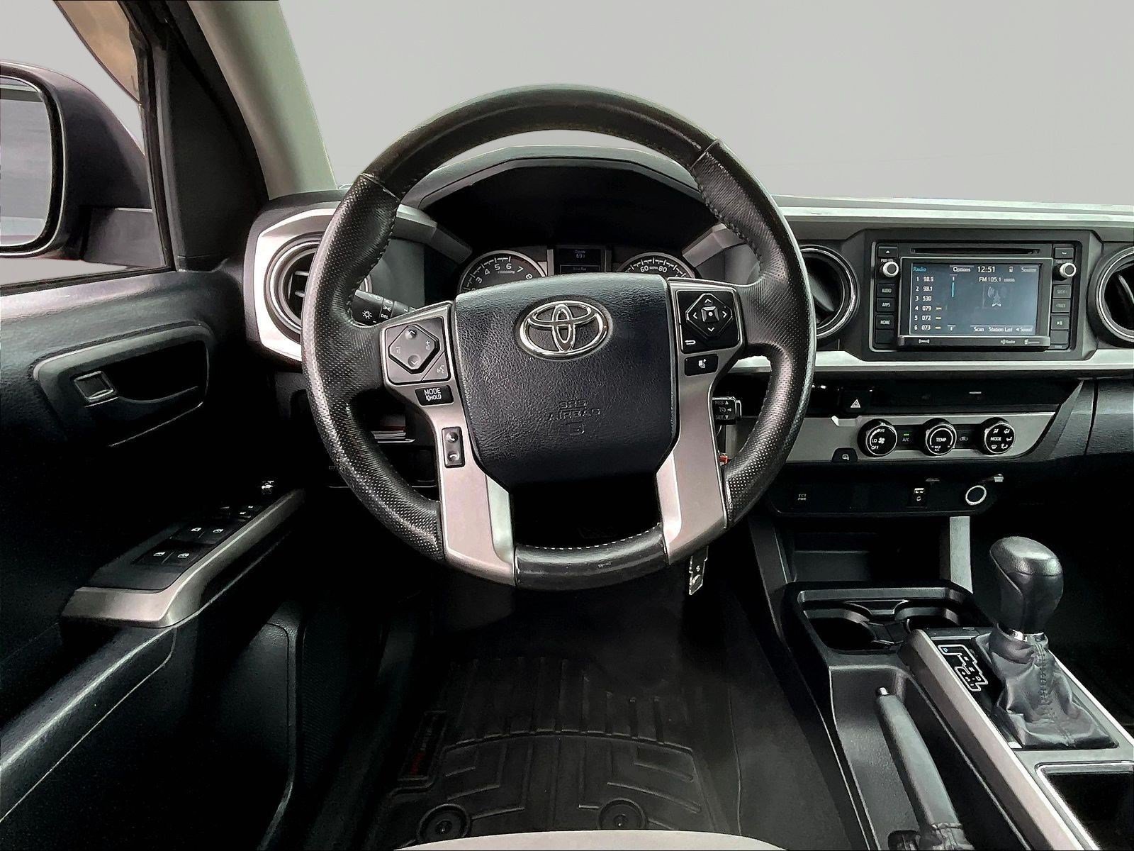 Used 2016 Toyota Tacoma SR5 w/ SR5 Appearance Package (SN) RWD image 9