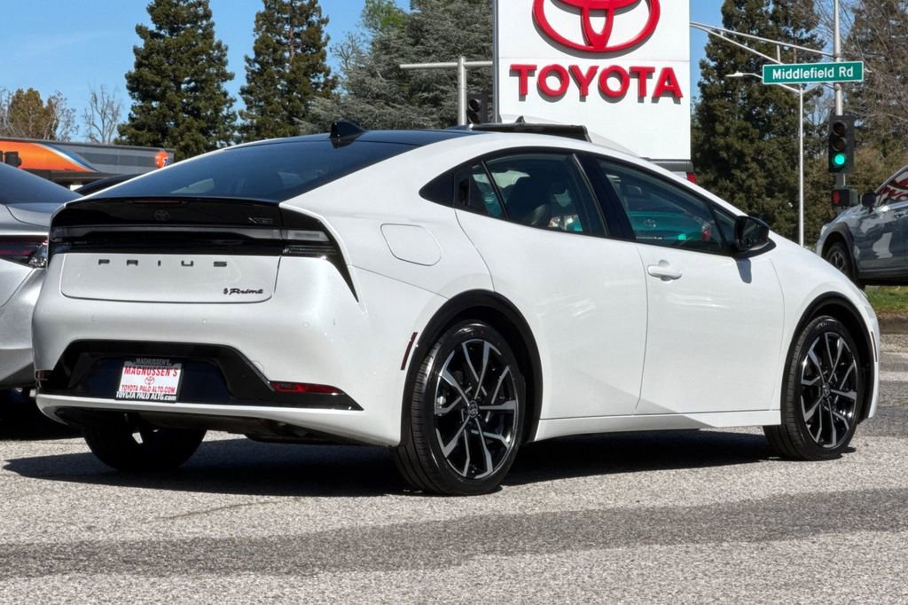 Used 2024 Toyota Prius Prime image 3