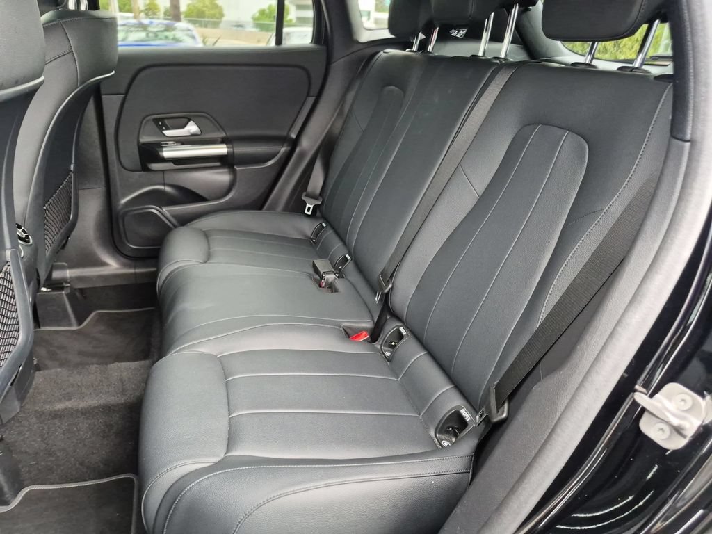 Used 2025 Mercedes-Benz GLA 250 image 28