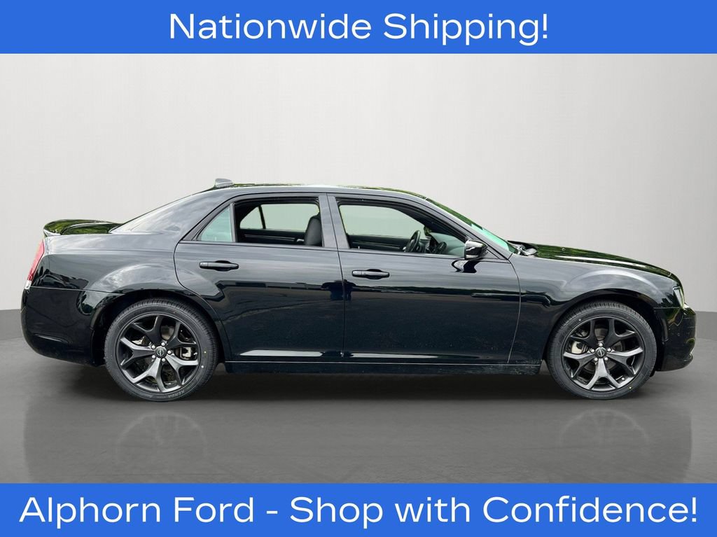 Used 2023 Chrysler 300 S w/ Comfort Group RWD image 2