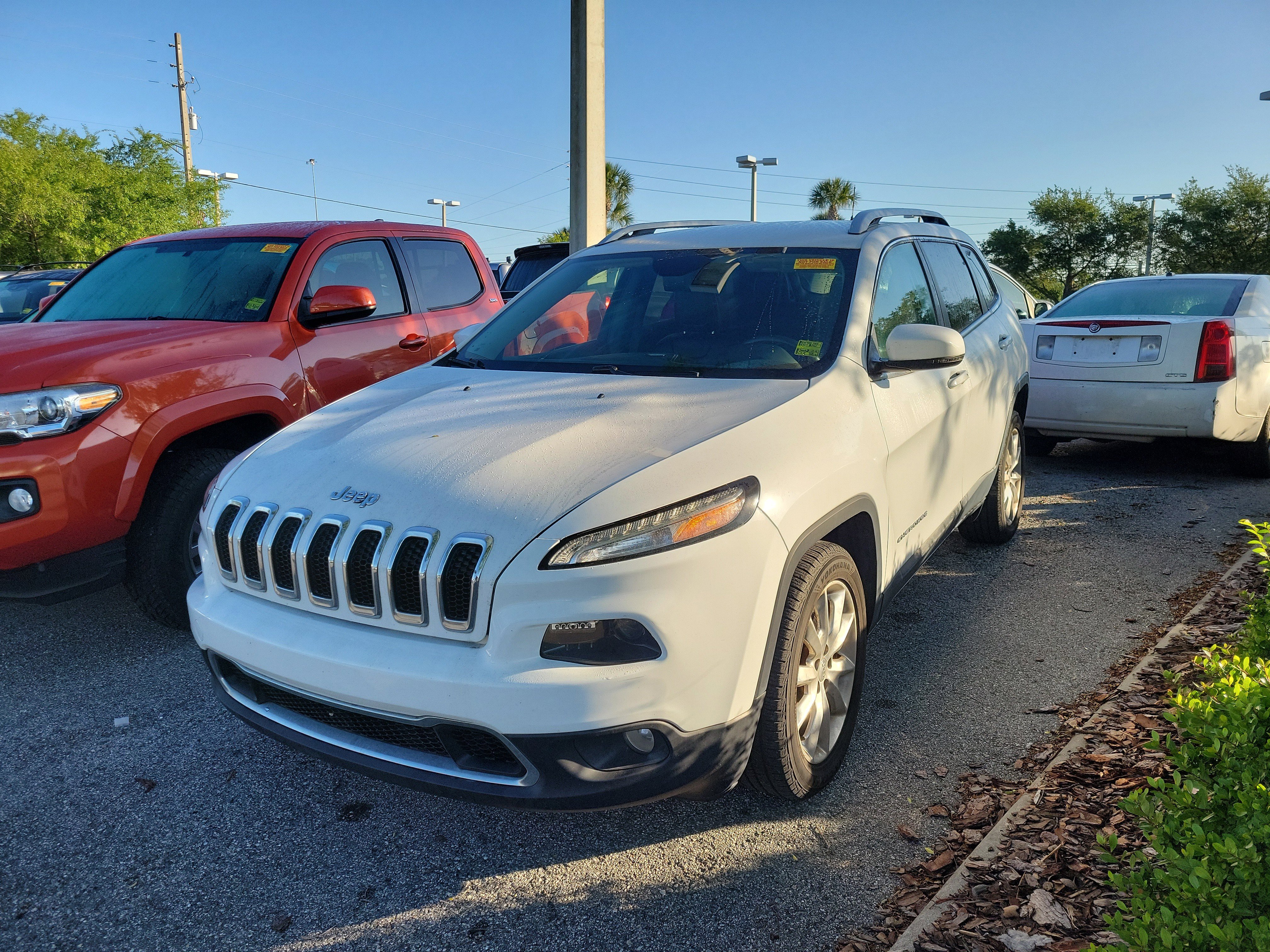 Used 2017 Jeep Cherokee Limited image 29