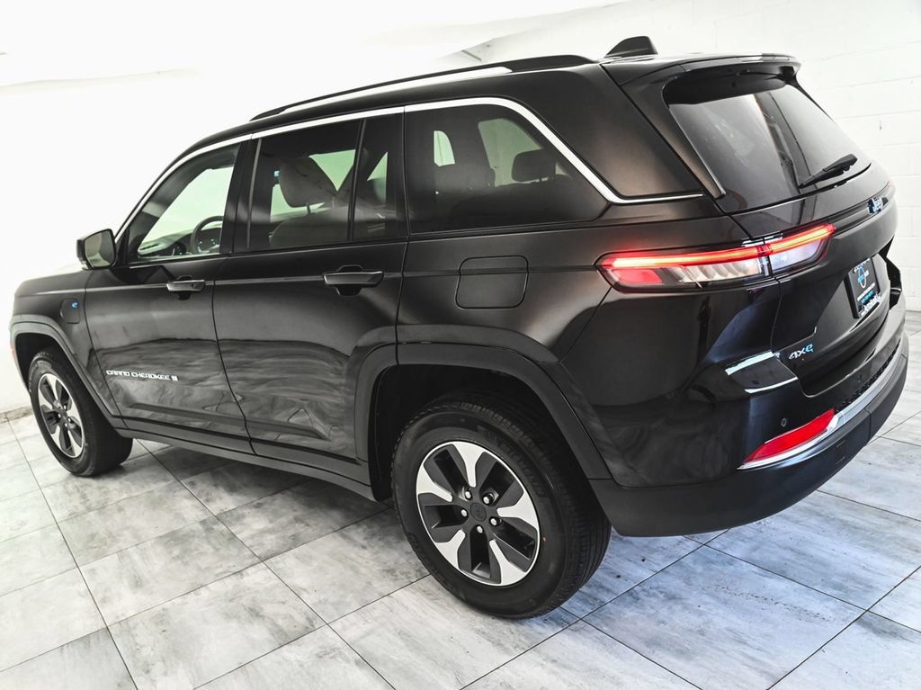 Used 2022 Jeep Grand Cherokee Limited 4xe AWD/4WD image 3