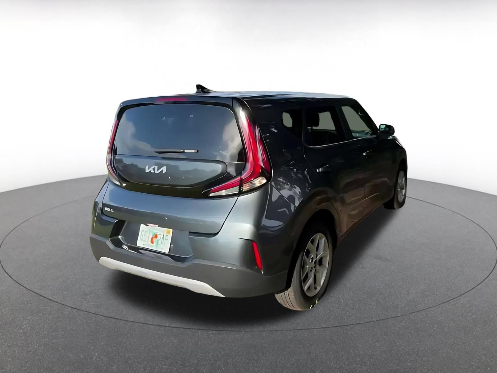 Used 2025 Kia Soul LX w/ LX Technology Package FWD image 13