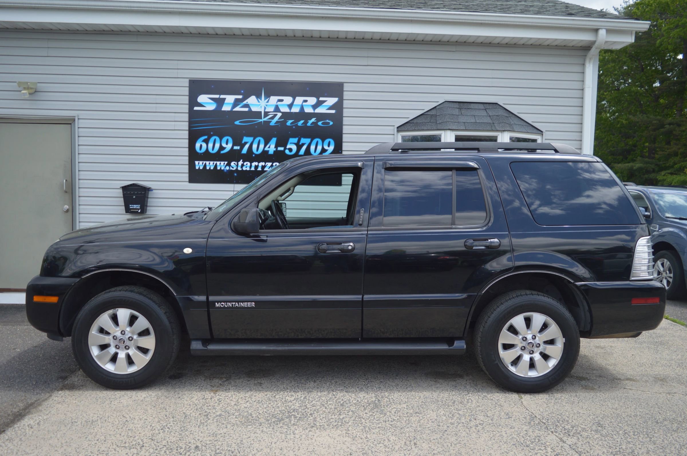 Used 2007 Mercury Mountaineer AWD image 2