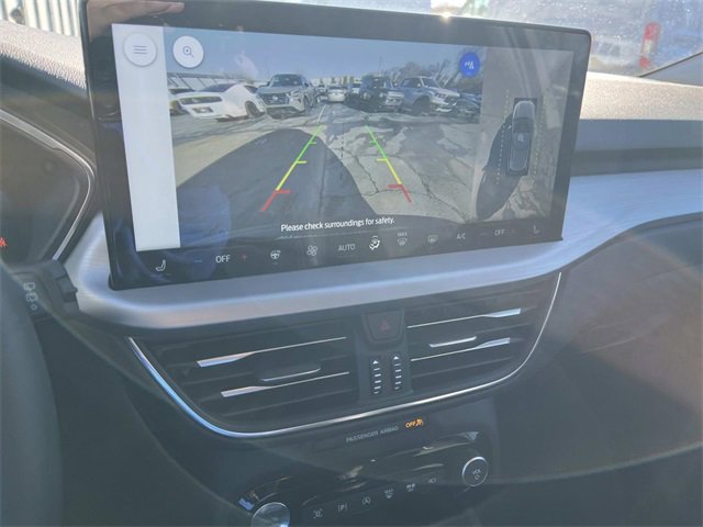 Used 2023 Ford Escape Platinum w/ Premium Technology Package image 38