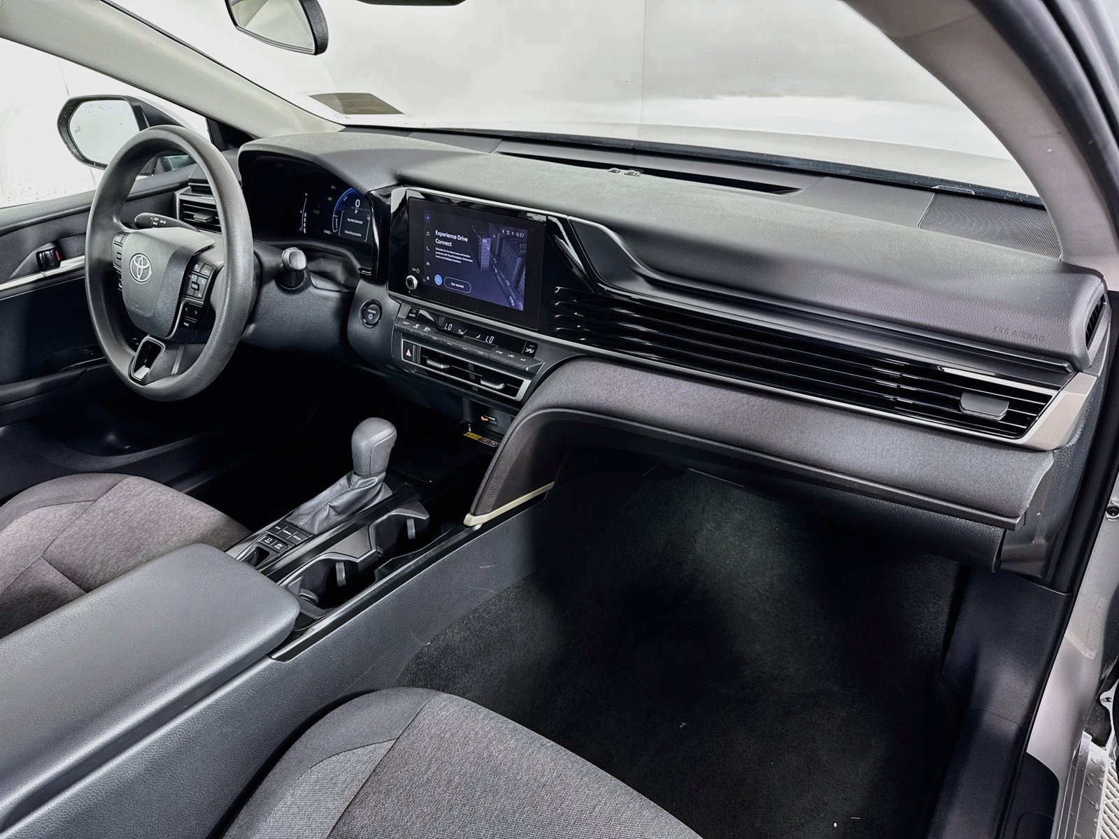 Used 2025 Toyota Camry LE FWD image 27