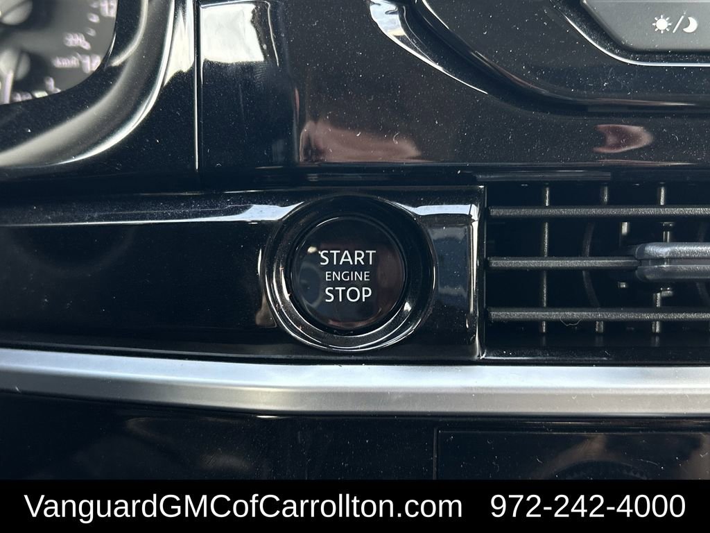 Used 2025 Nissan Pathfinder SV image 22