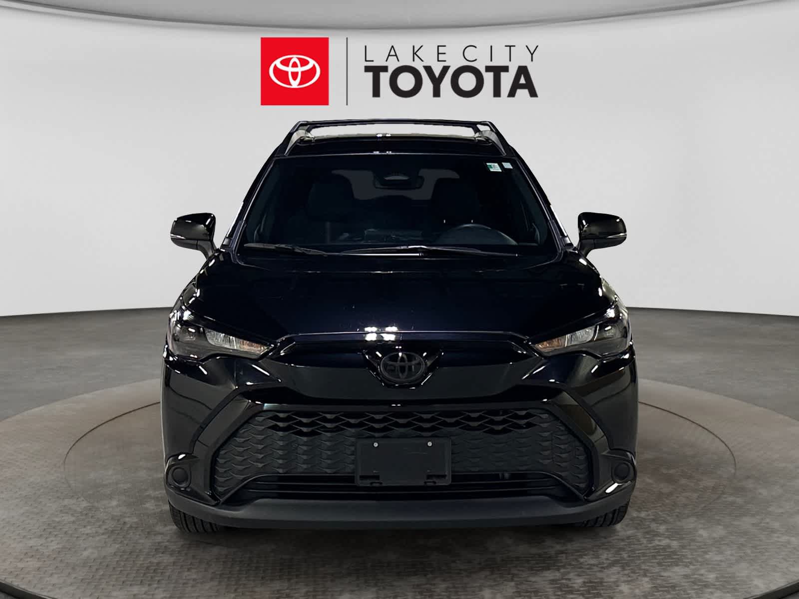 Used 2024 Toyota Corolla Cross AWD Hybrid w/ Moonroof Package image 14