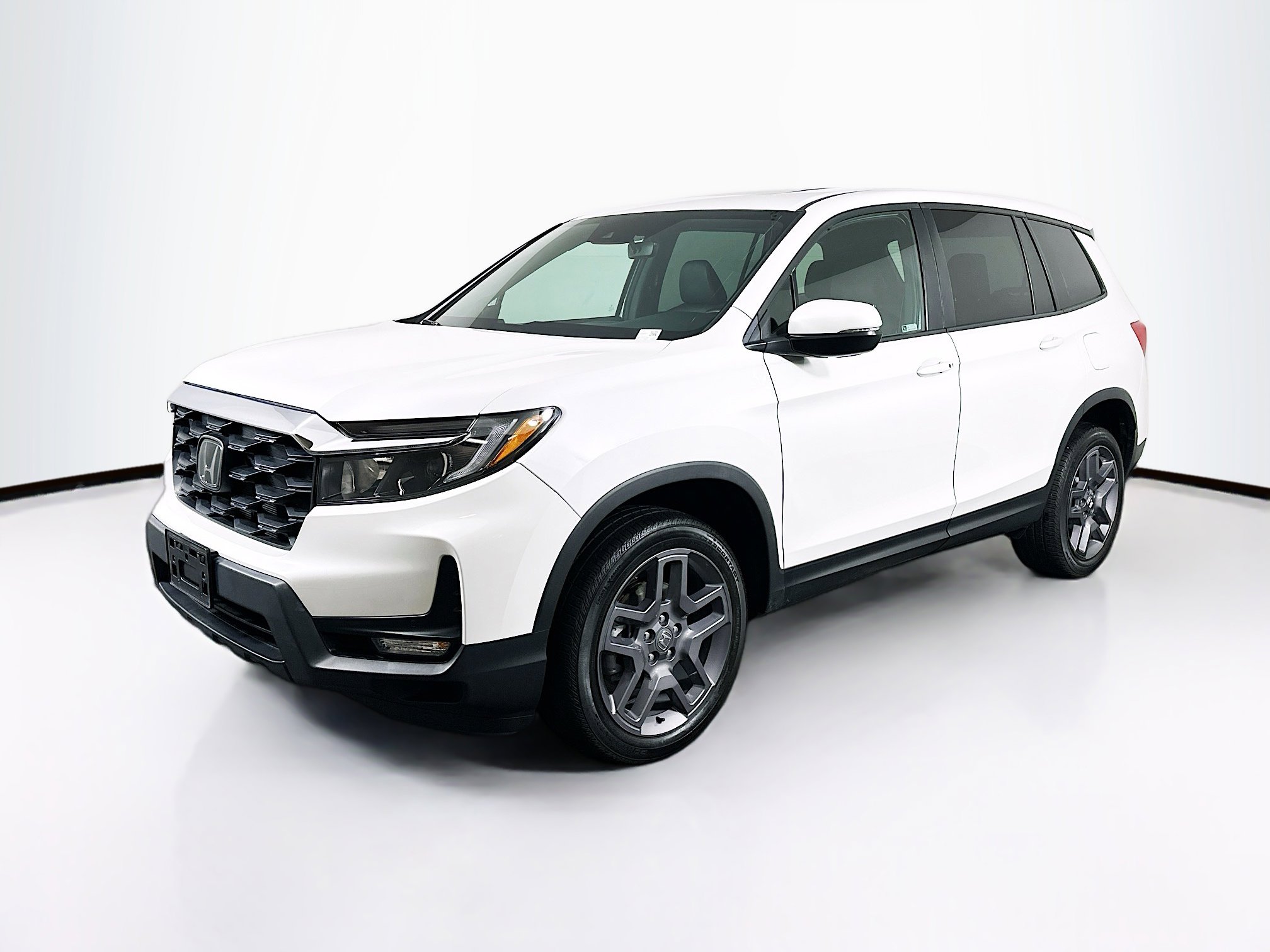 Used 2023 Honda Passport EX-L image 3