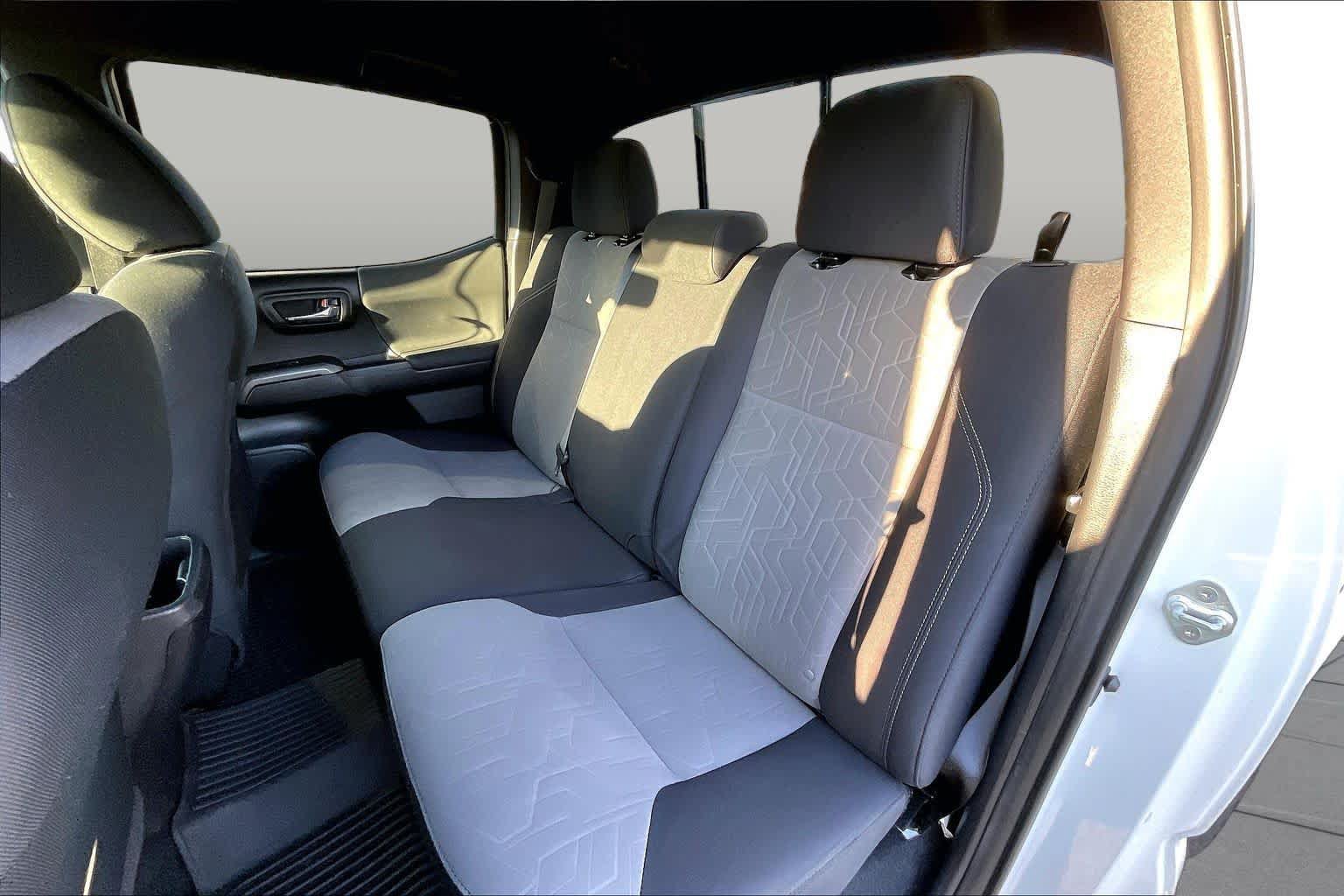 Used 2022 Toyota Tacoma TRD Sport w/ Technology Package RWD image 20