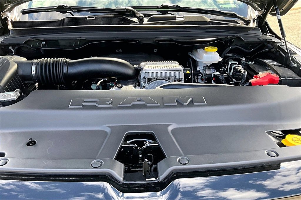 New 2026 RAM 1500 4x4 Crew Cab image 11