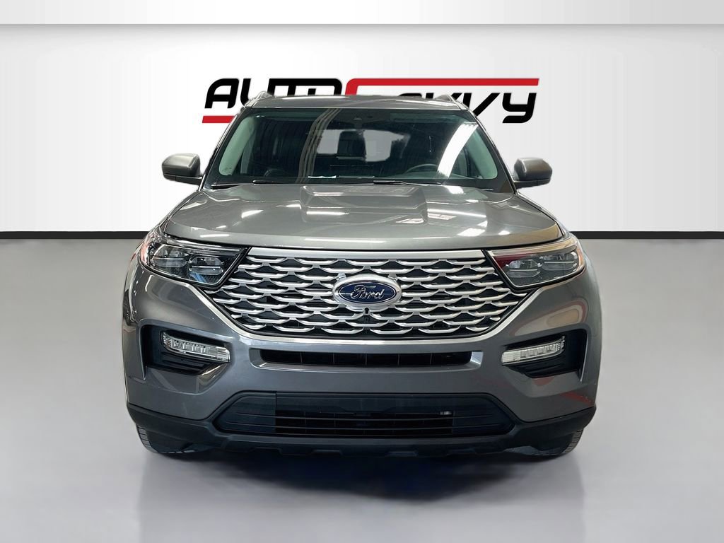 Used 2024 Ford Explorer XLT w/ Equipment Group 202A AWD/4WD image 2
