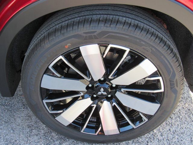 New 2025 Mitsubishi Outlander SE image 7