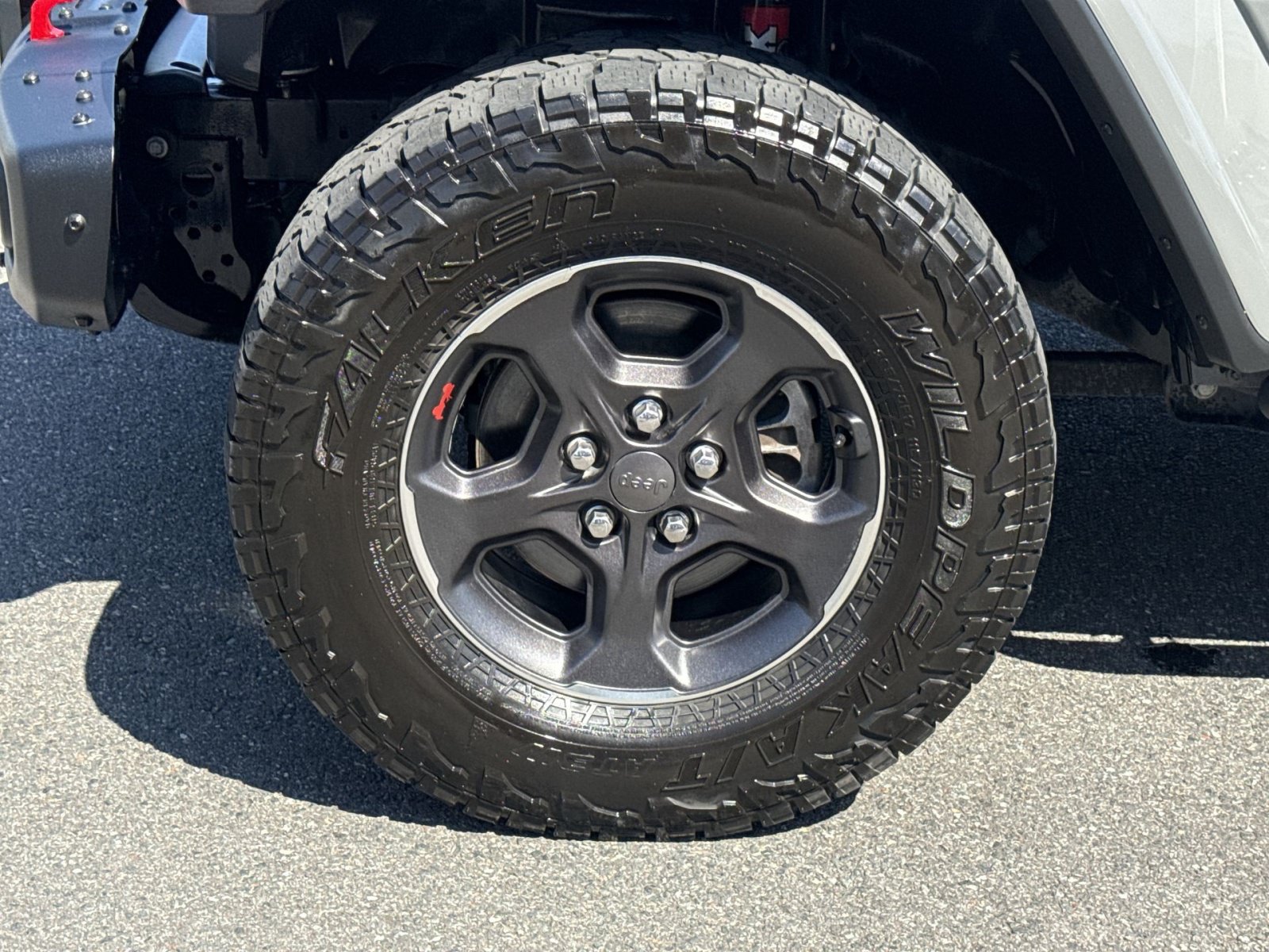Used 2021 Jeep Gladiator Rubicon AWD/4WD image 12