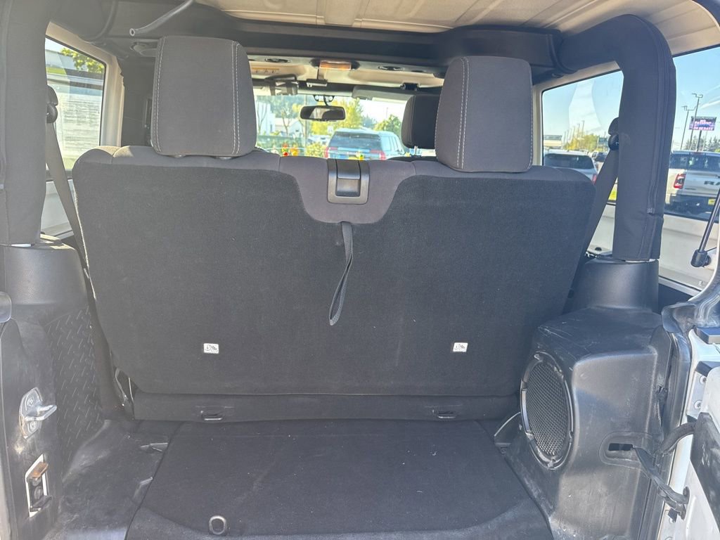 Used 2014 Jeep Wrangler Sahara w/ Connectivity Group AWD/4WD image 17