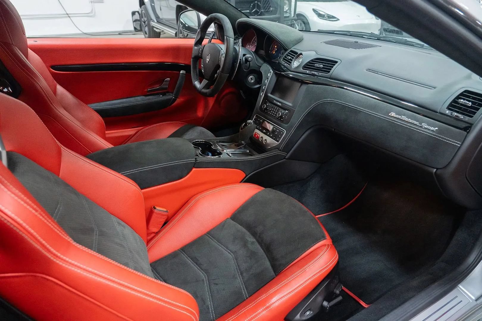 Used 2017 Maserati GranTurismo Sport RWD image 22