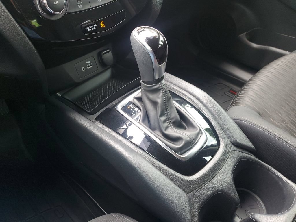 Certified 2020 Nissan Rogue S FWD image 29