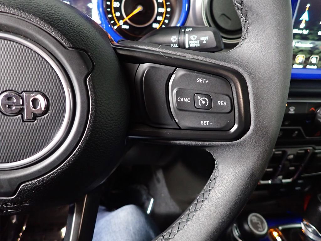 Used 2023 Jeep Gladiator Willys image 30