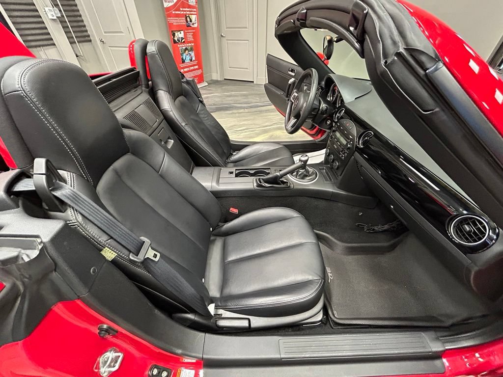 Used 2008 MAZDA MX-5 Miata Grand Touring RWD image 36