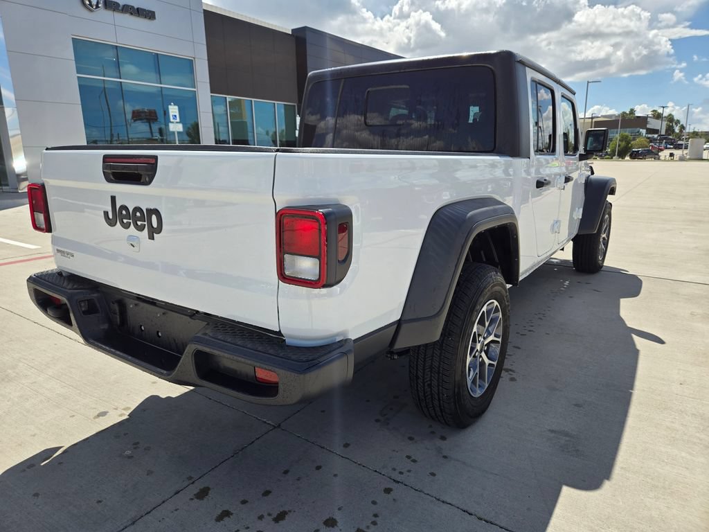 Used 2025 Jeep Gladiator Sport AWD/4WD image 3
