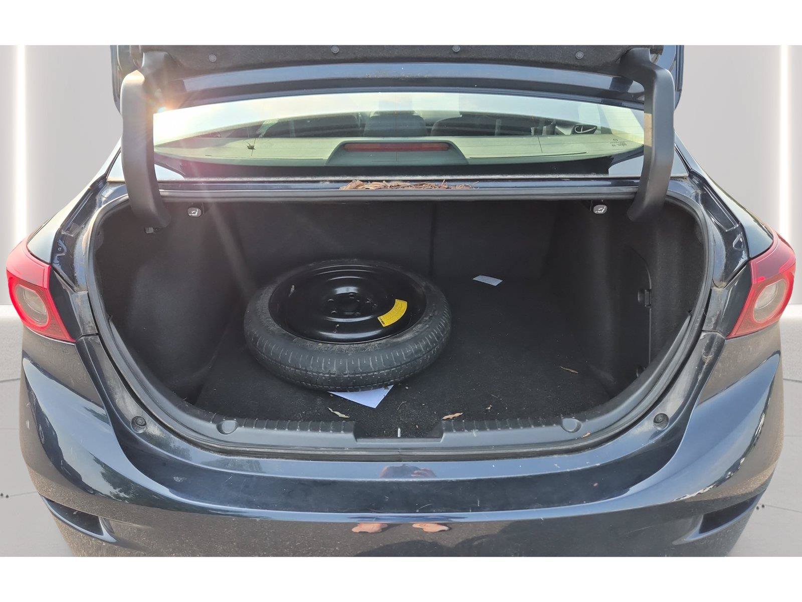 Used 2016 MAZDA MAZDA3 i Sport w/ Preferred Equipment Package FWD image 9