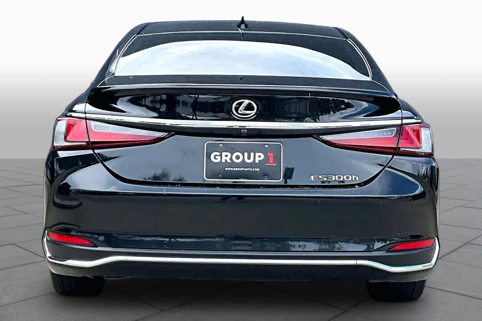 Used 2023 Lexus ES 300h w/ Premium Package FWD image 5