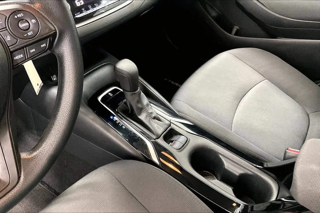Used 2022 Toyota Corolla LE FWD image 17