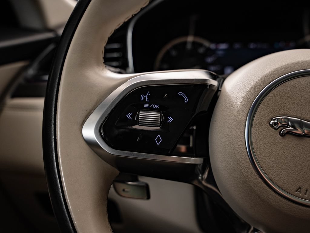 Used 2023 Jaguar F-PACE S AWD/4WD image 28