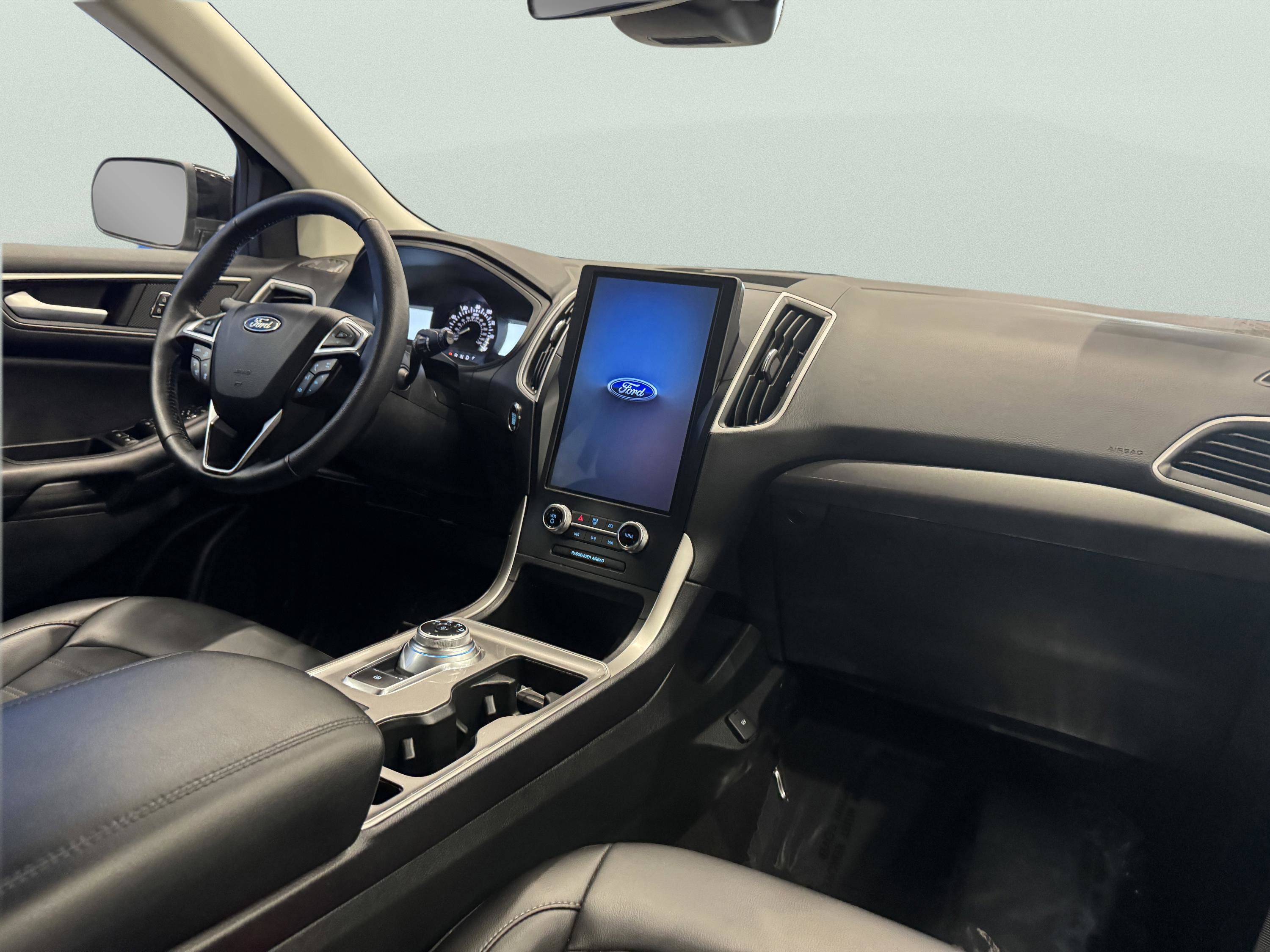 Used 2024 Ford Edge SEL image 13